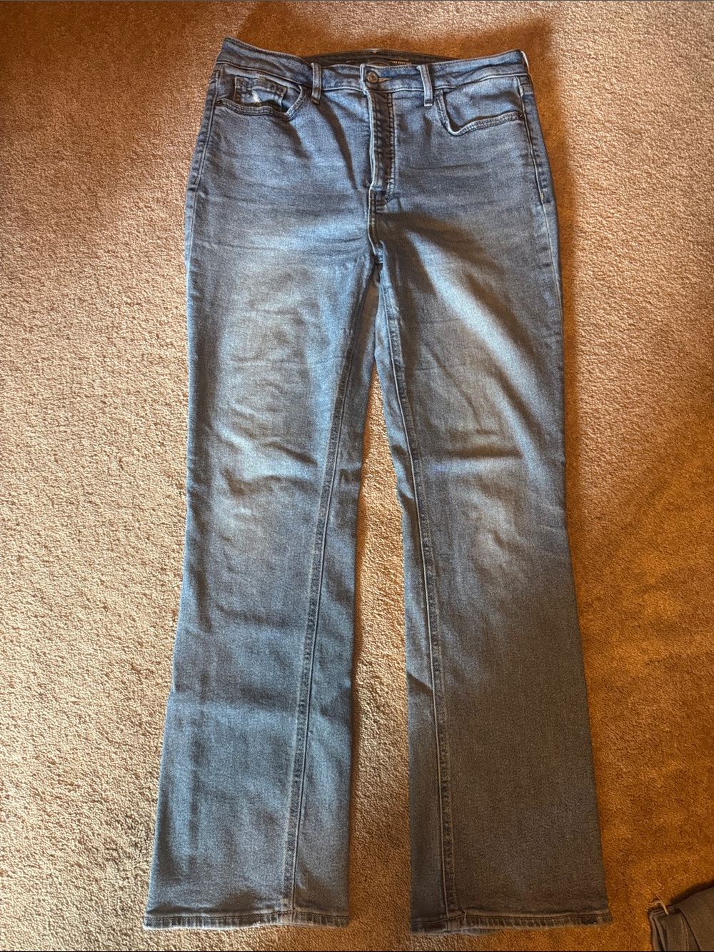 Old Navy Women's Flare Jeans in Medium Blue Wash